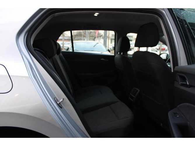 Volkswagen Golf 8 1.0 TSI Life 