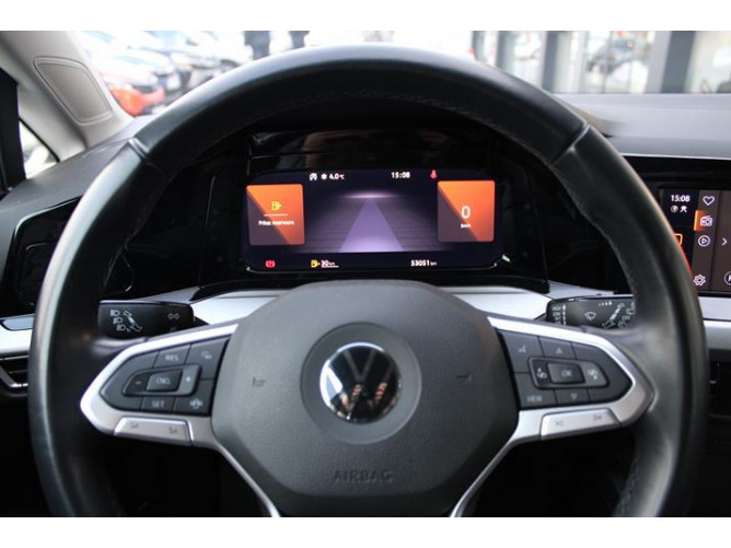 Volkswagen Golf 8 1.0 TSI Life 
