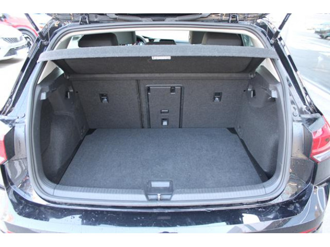 Volkswagen Golf 8 2.0 TDI Life 