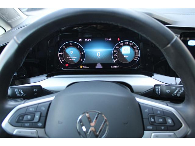 Volkswagen Golf 8 2.0 TDI Life 