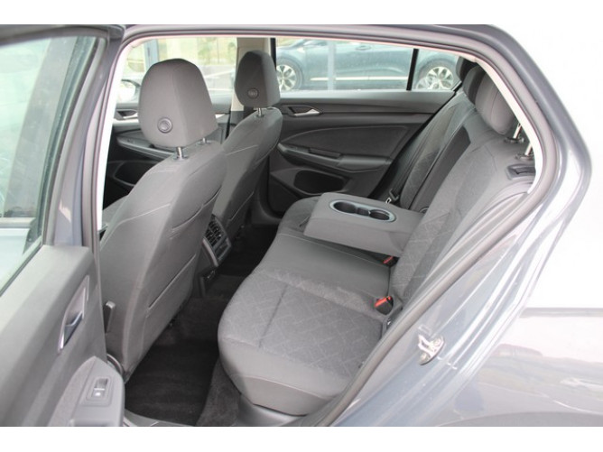 Volkswagen Golf 8 2.0 TDI DSG Life 