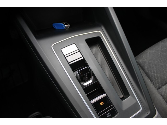 Volkswagen Golf 8 2.0 TDI DSG Life 