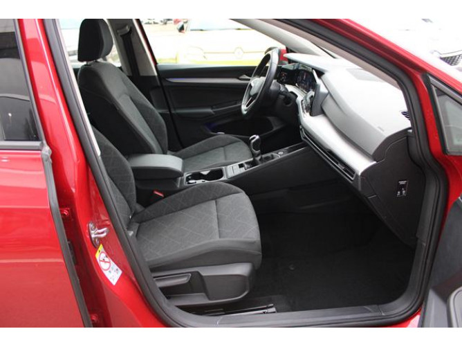 Volkswagen Golf 8 2.0 TDI Life 