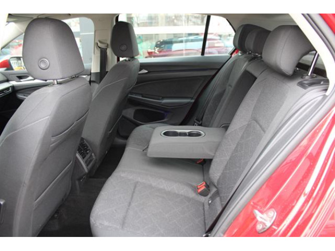 Volkswagen Golf 8 2.0 TDI Life 