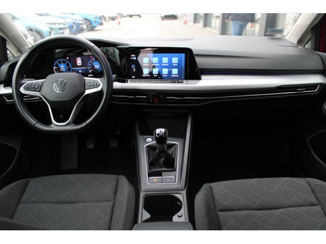 Volkswagen Golf 8 2.0 TDI Life 