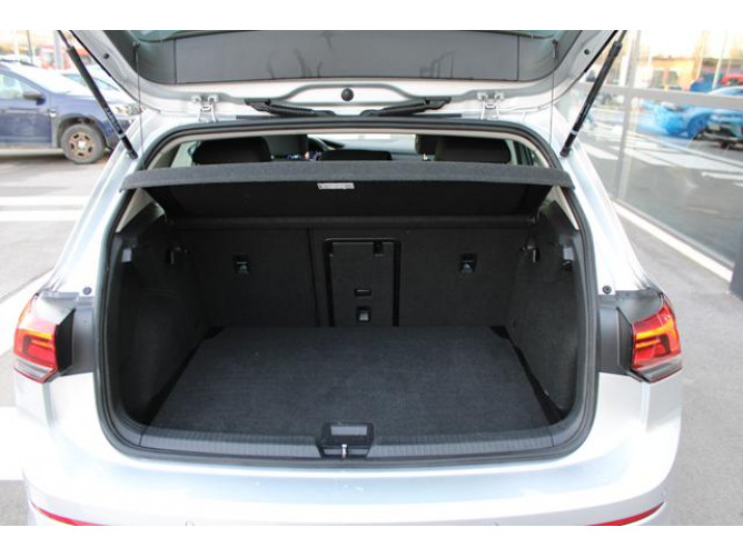 Volkswagen Golf 8 2.0 TDI Life 