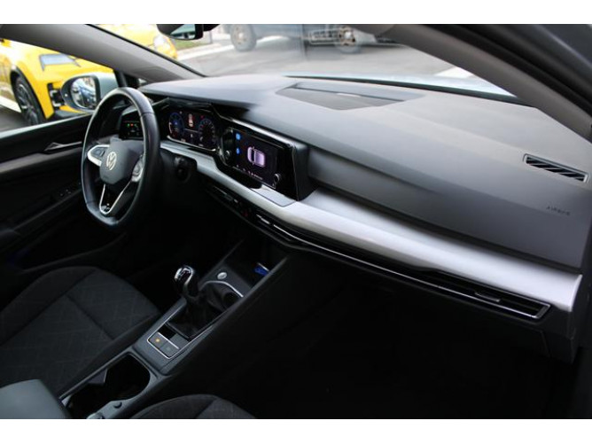 Volkswagen Golf 8 2.0 TDI Life 