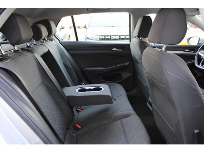 Volkswagen Golf 8 2.0 TDI Life 