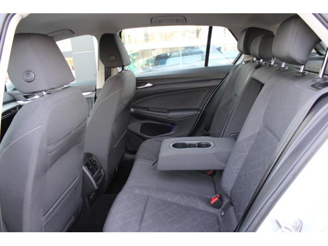 Volkswagen Golf 8 2.0 TDI Life 