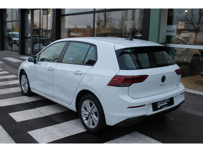 Volkswagen Golf 8 1.0 TSI Life 