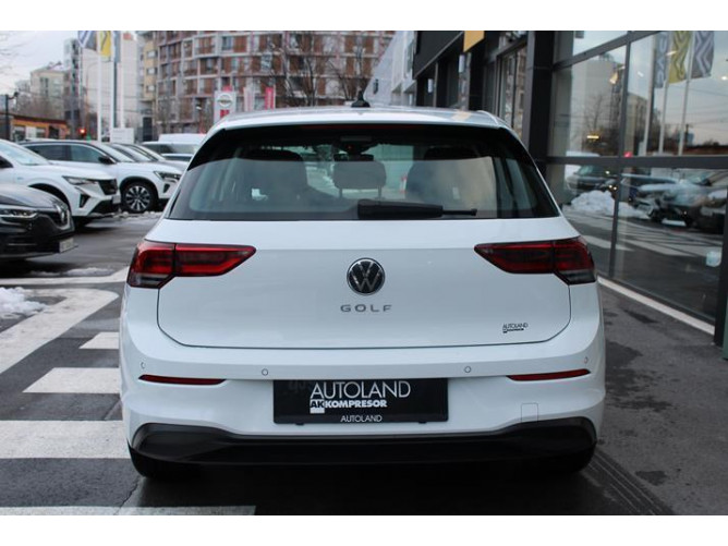 Volkswagen Golf 8 1.0 TSI Life 
