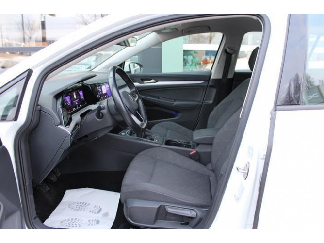 Volkswagen Golf 8 1.0 TSI Life 