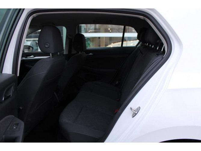 Volkswagen Golf 8 1.0 TSI Life 