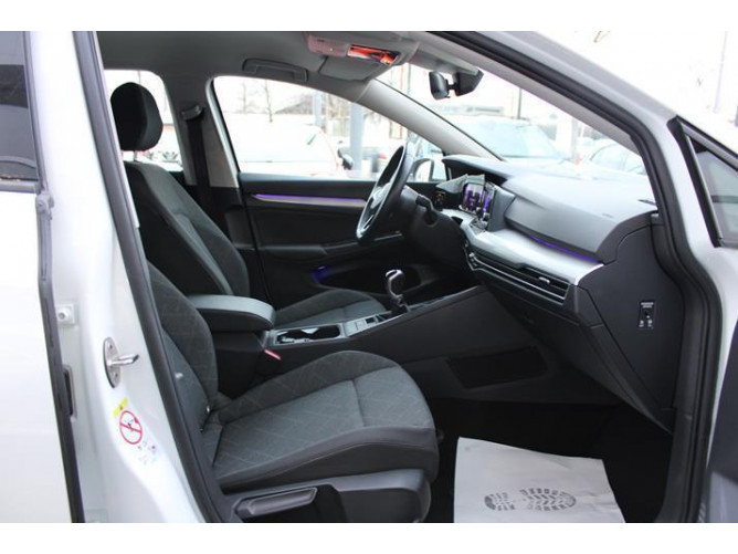 Volkswagen Golf 8 1.0 TSI Life 