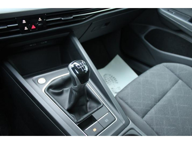 Volkswagen Golf 8 1.0 TSI Life 