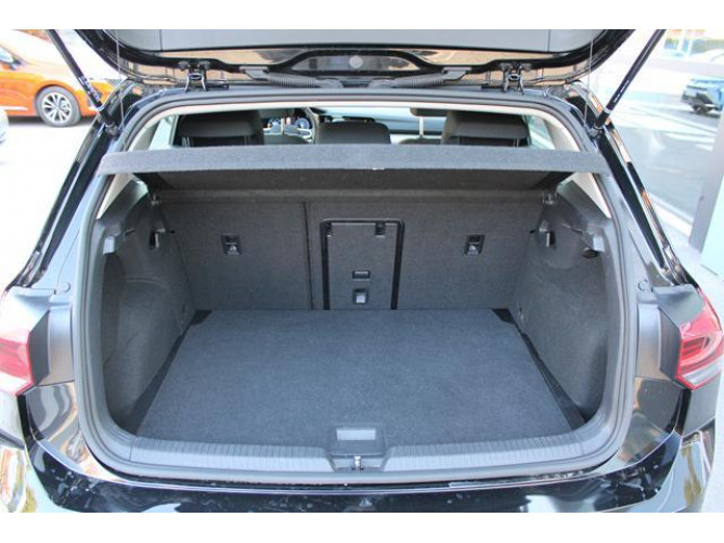 Volkswagen Golf 8 2.0 TDI Life 