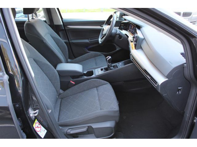 Volkswagen Golf 8 2.0 TDI Life 