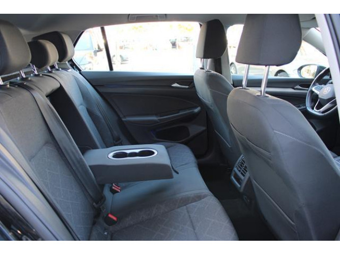 Volkswagen Golf 8 2.0 TDI Life 