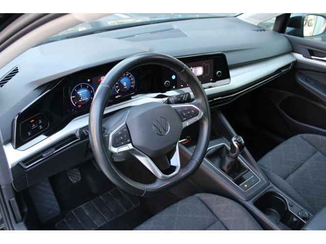 Volkswagen Golf 8 2.0 TDI Life 