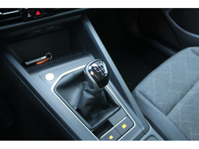 Volkswagen Golf 8 2.0 TDI Life 