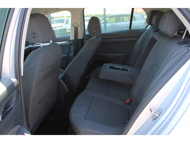 Volkswagen Golf 8 2.0 TDI DSG Life 