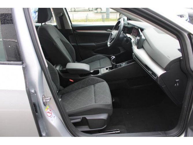 Volkswagen Golf 8 2.0 TDI Life 