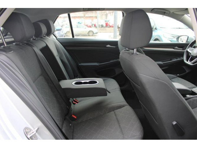 Volkswagen Golf 8 2.0 TDI Life 