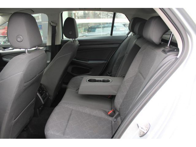 Volkswagen Golf 8 2.0 TDI Life 