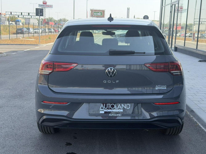 Volkswagen Golf 8 1.0 TSI LIFE 