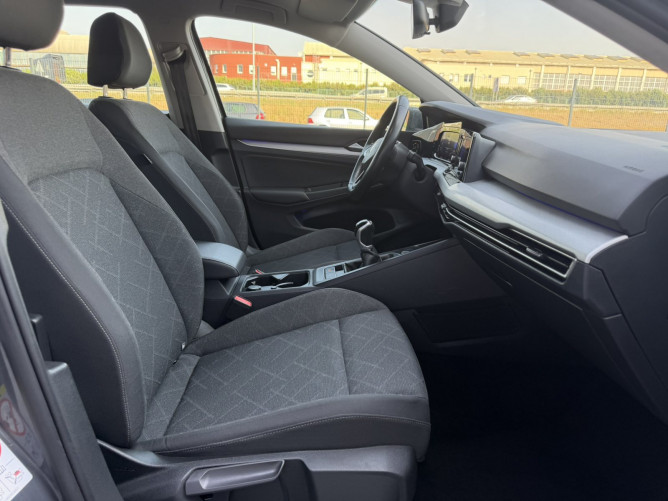 Volkswagen Golf 8 1.0 TSI LIFE 