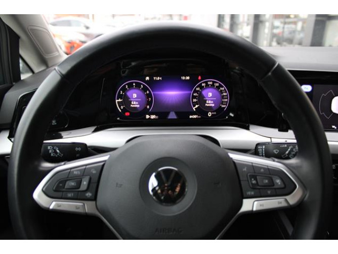 Volkswagen Golf 8 1.0 TSI Life 
