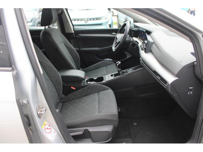 Volkswagen Golf 8 1.0 TSI Life 