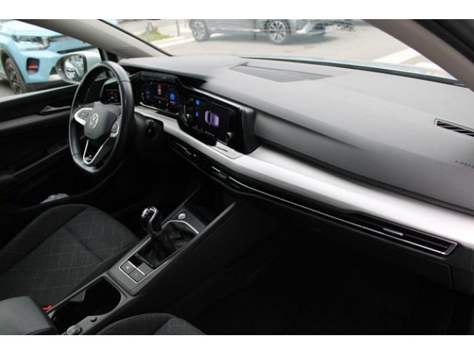 Volkswagen Golf 8 1.0 TSI Life 