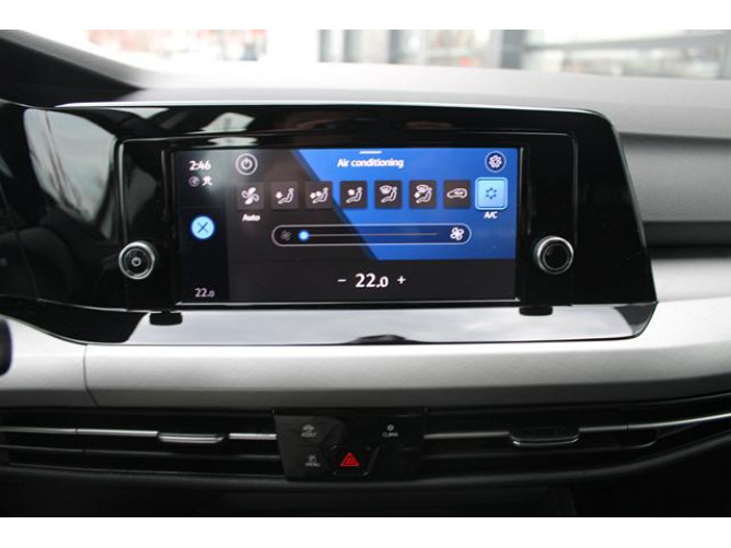 Volkswagen Golf 8 1.0 TSI Life 