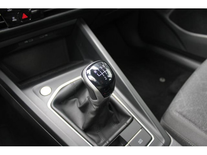 Volkswagen Golf 8 1.0 TSI Life 