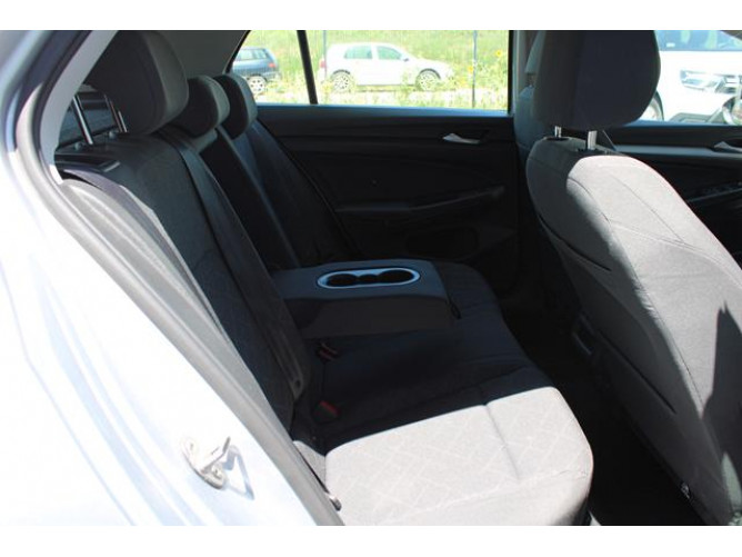 Volkswagen Golf 8 2.0 TDI Life DSG 