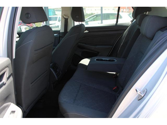 Volkswagen Golf 8 2.0 TDI Life DSG 