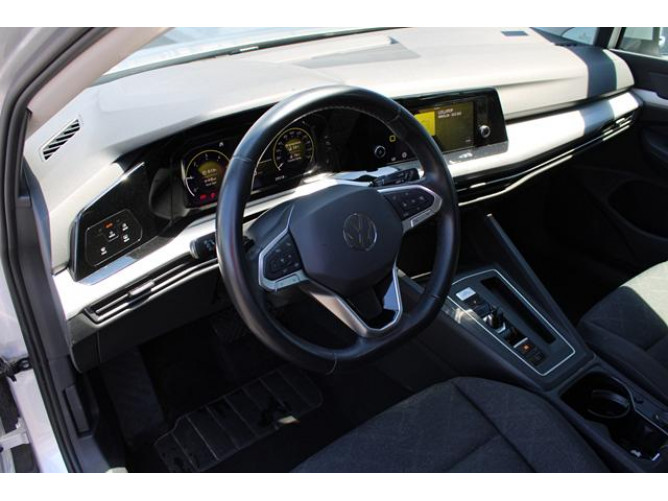 Volkswagen Golf 8 2.0 TDI Life DSG 