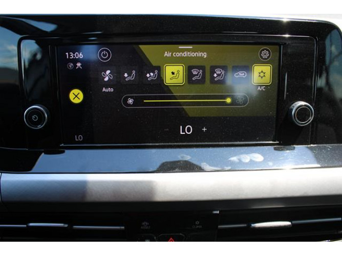 Volkswagen Golf 8 2.0 TDI Life DSG 