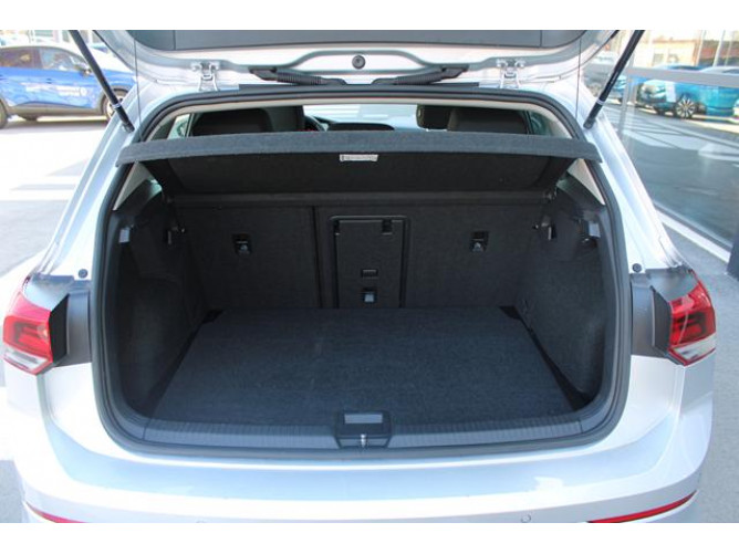 Volkswagen Golf 8 2.0 TDI Life 