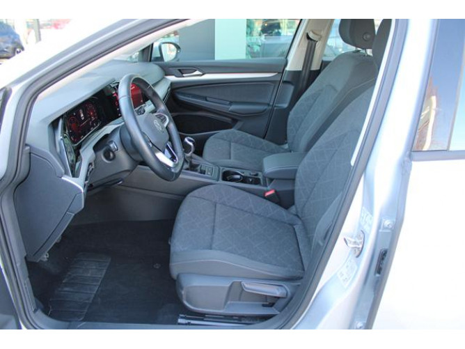 Volkswagen Golf 8 2.0 TDI Life 