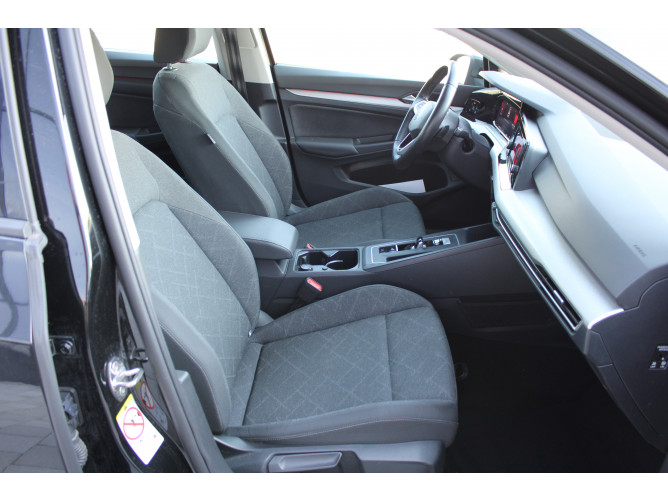 Volkswagen Golf 8 2.0 TDI DSG Life 