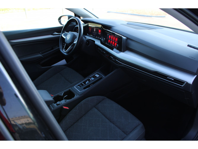 Volkswagen Golf 8 2.0 TDI DSG Life 