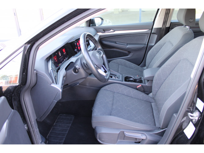Volkswagen Golf 8 2.0 TDI DSG Life 