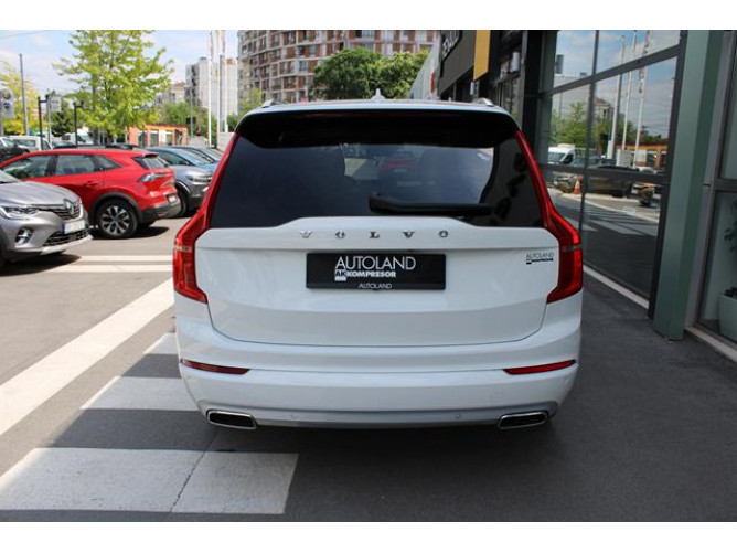 Volvo XC90 2.0 B5 MOMENTUM PRO 