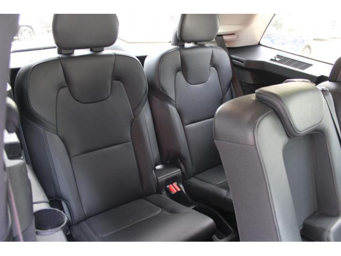 Volvo XC90 2.0 B5 MOMENTUM PRO 