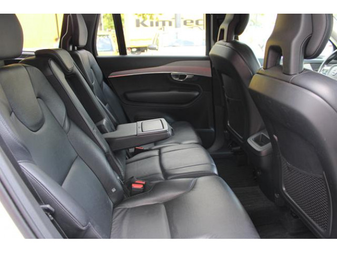 Volvo XC90 2.0 B5 MOMENTUM PRO 
