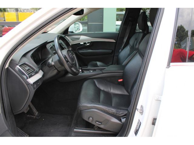 Volvo XC90 2.0 B5 MOMENTUM PRO 