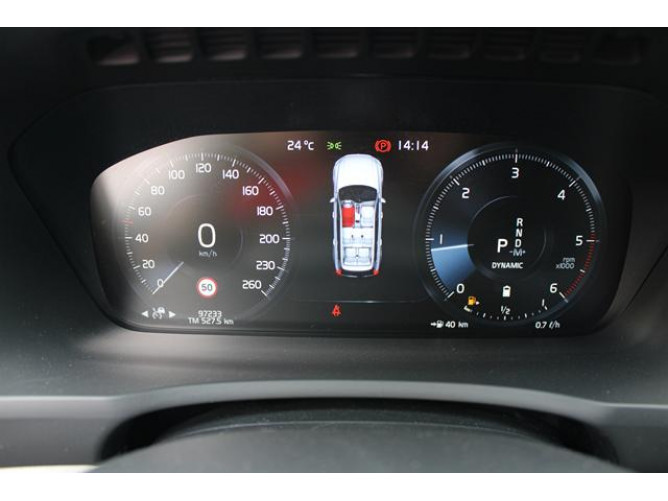 Volvo XC90 2.0 B5 MOMENTUM PRO 