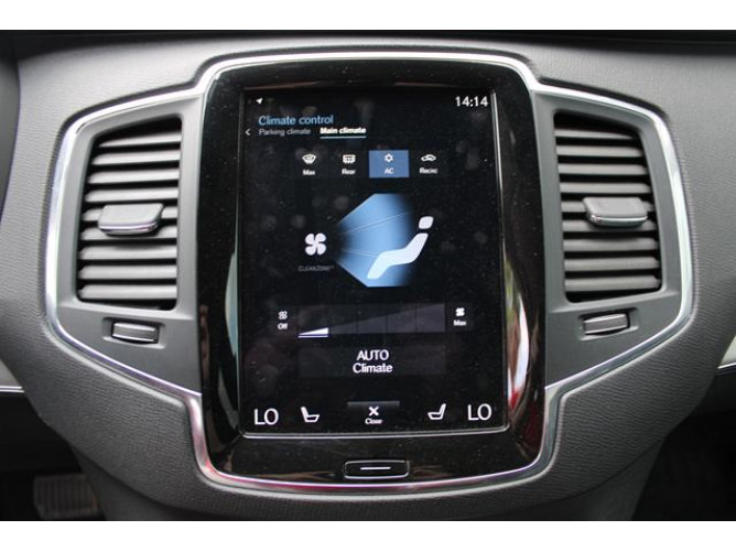 Volvo XC90 2.0 B5 MOMENTUM PRO 